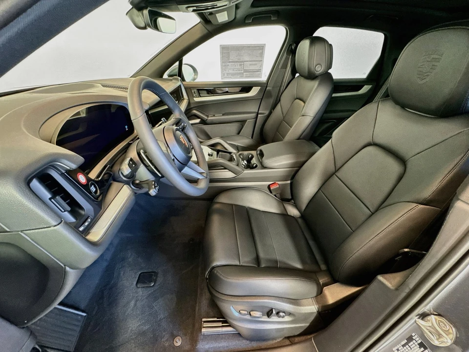 2026 Porsche 9Y0/9Y3 Cayenne - Image 5 of 29