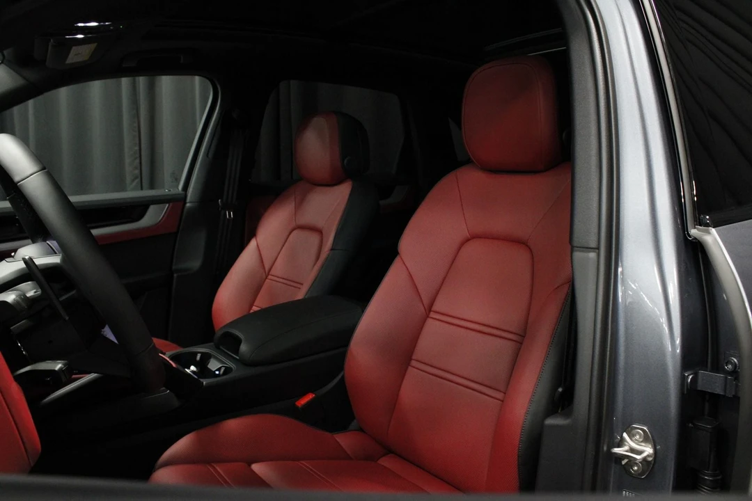 2026 Porsche 9Y0/9Y3 Cayenne - Image 19 of 31