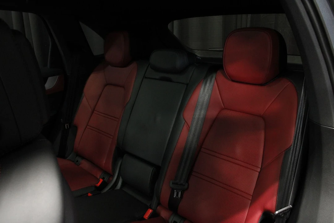 2026 Porsche 9Y0/9Y3 Cayenne - Image 20 of 31