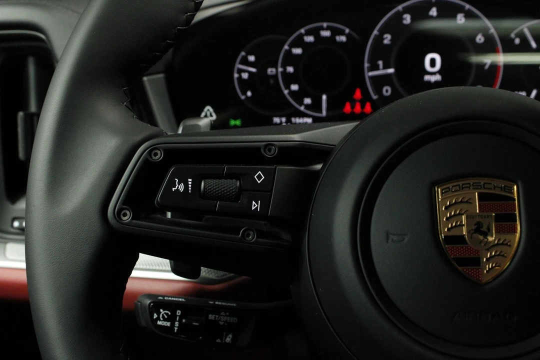 2026 Porsche 9Y0/9Y3 Cayenne - Image 25 of 31
