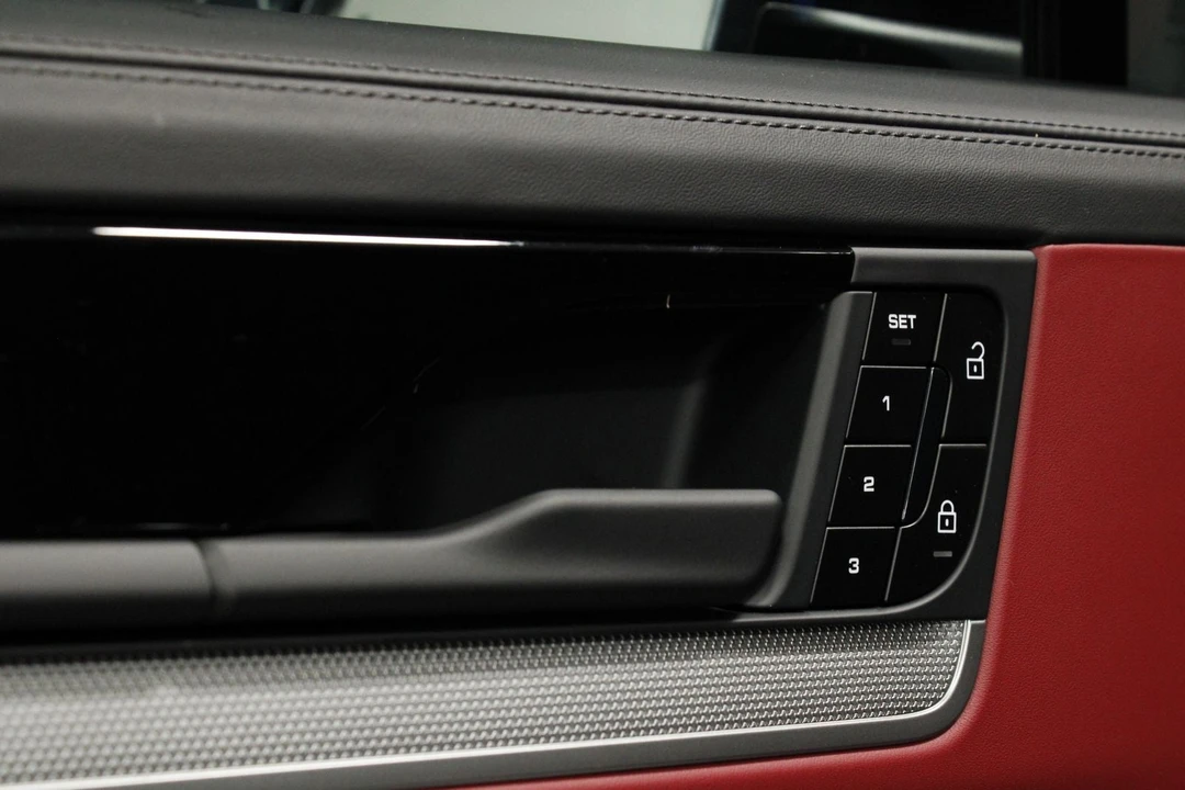2026 Porsche 9Y0/9Y3 Cayenne - Image 27 of 31