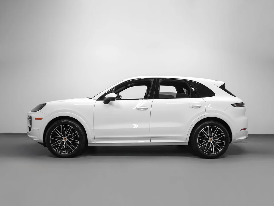 2026 Porsche 9Y0/9Y3 Cayenne - Image 2 of 5