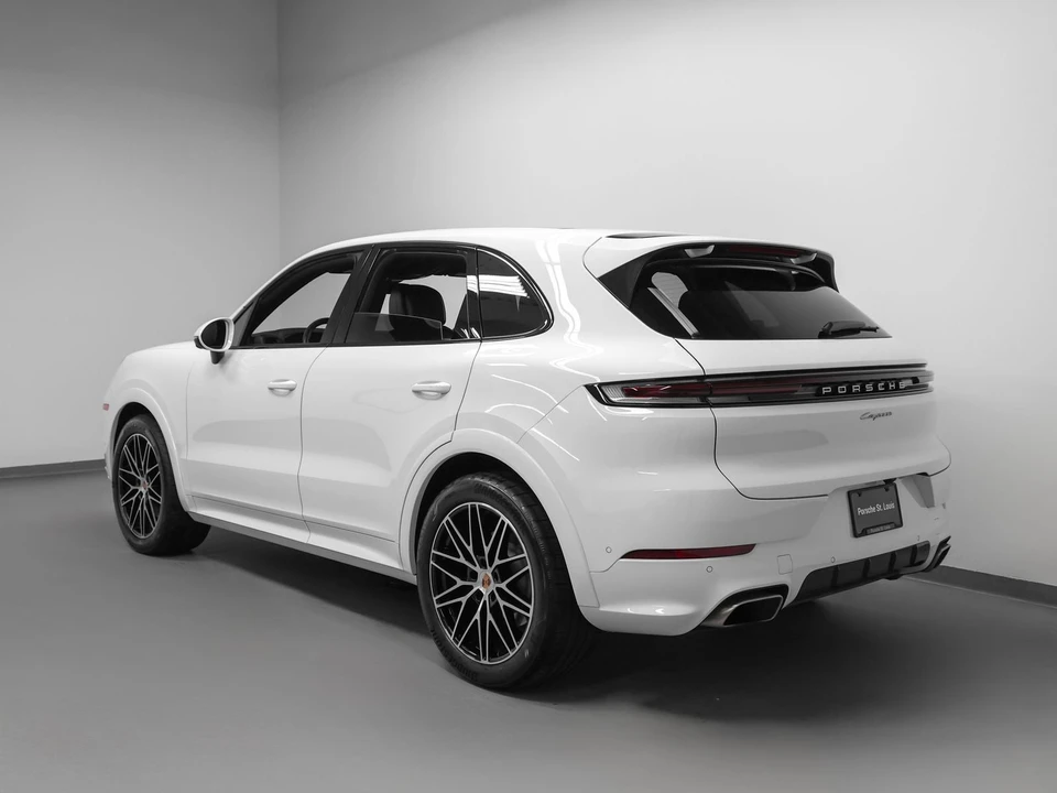 2026 Porsche 9Y0/9Y3 Cayenne - Image 3 of 5