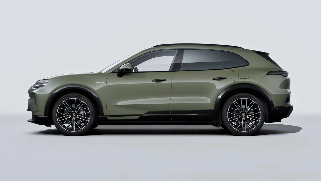 2026 Porsche 9Y0/9Y3 Cayenne - Image 2 of 14