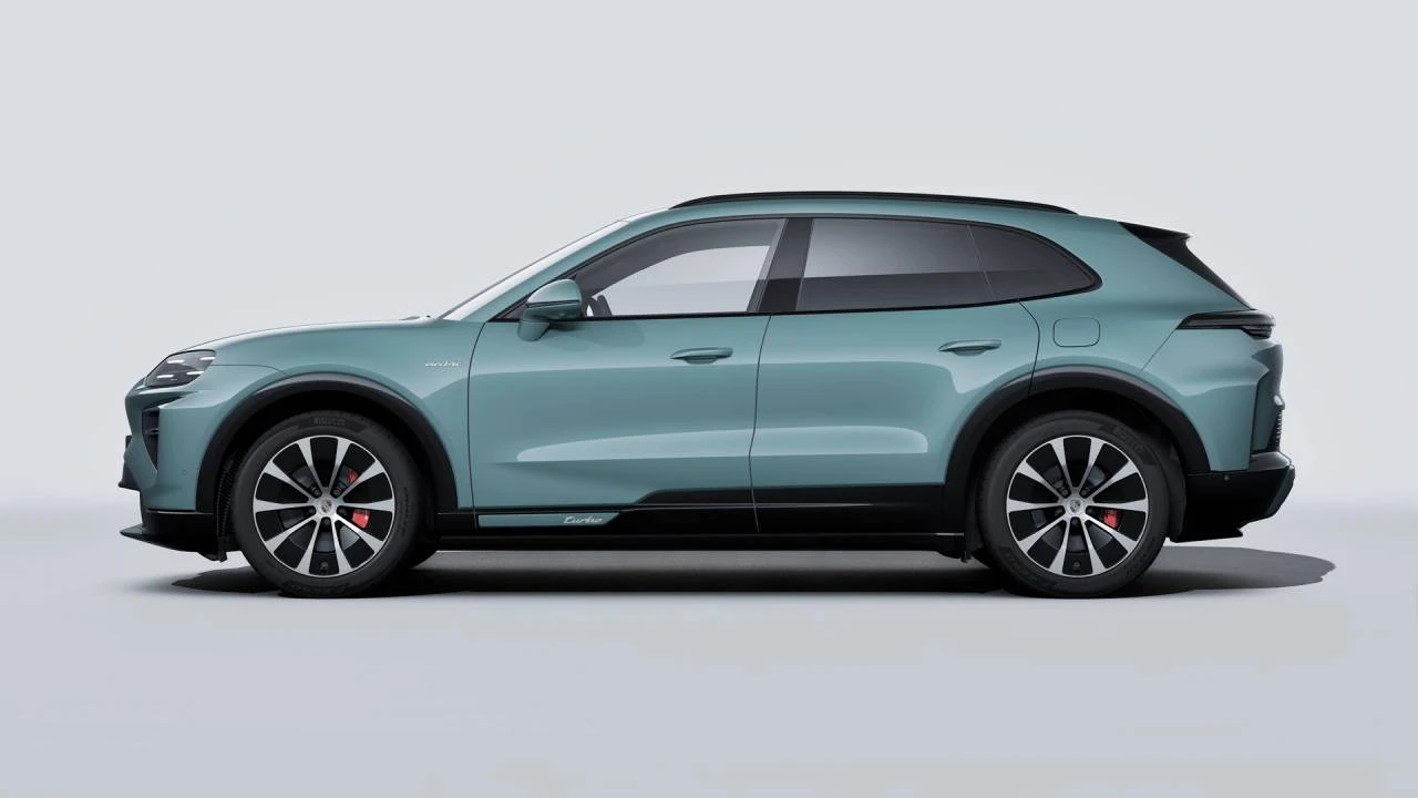 2026 Porsche 9Y0/9Y3 Cayenne - Image 2 of 14