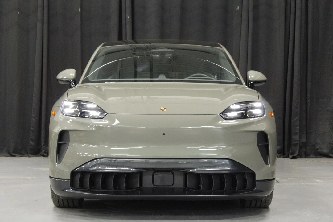 2026 Porsche 9Y0/9Y3 Cayenne Coupe - Image 10 of 31