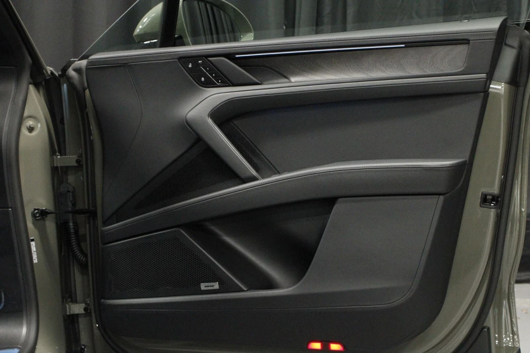 2026 Porsche 9Y0/9Y3 Cayenne Coupe - Image 18 of 31