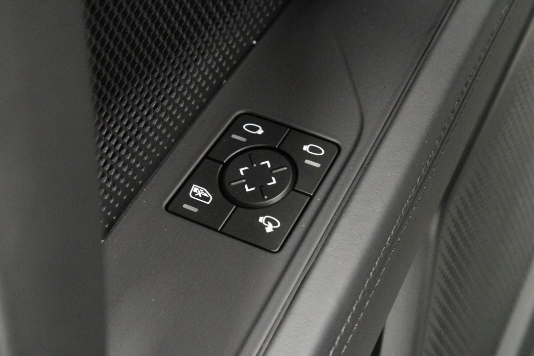 2026 Porsche 9Y0/9Y3 Cayenne Coupe - Image 31 of 31