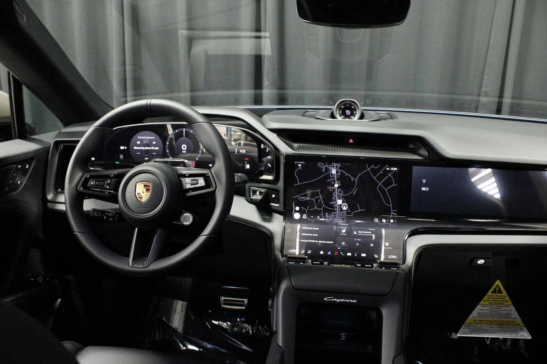 2026 Porsche 9Y0/9Y3 Cayenne Coupe - Image 4 of 31