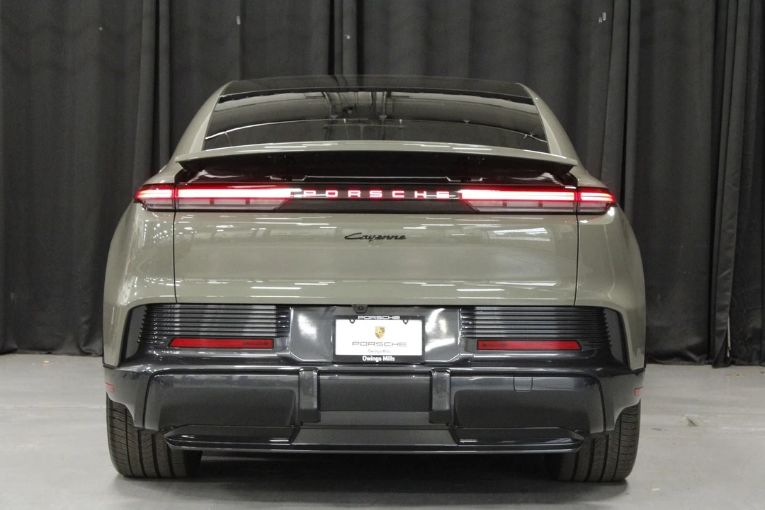 2026 Porsche 9Y0/9Y3 Cayenne Coupe - Image 6 of 31