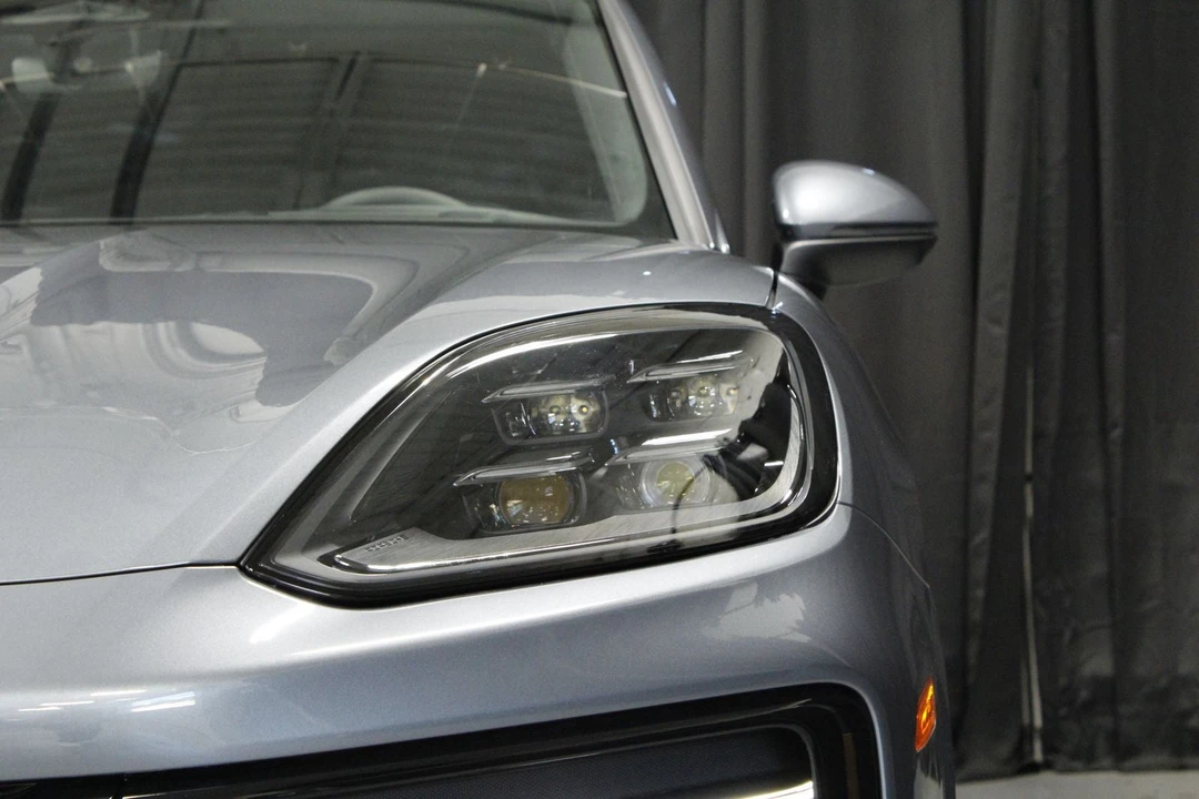 2026 Porsche 9Y0/9Y3 Cayenne Coupe - Image 13 of 31