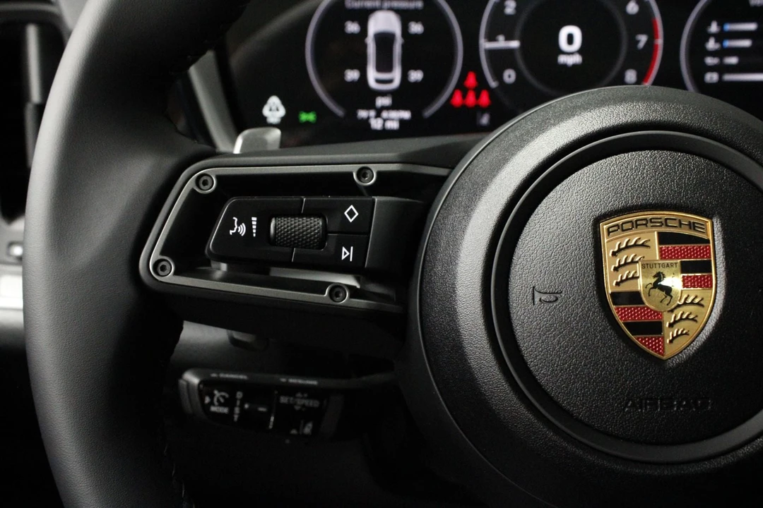 2026 Porsche 9Y0/9Y3 Cayenne Coupe - Image 24 of 31
