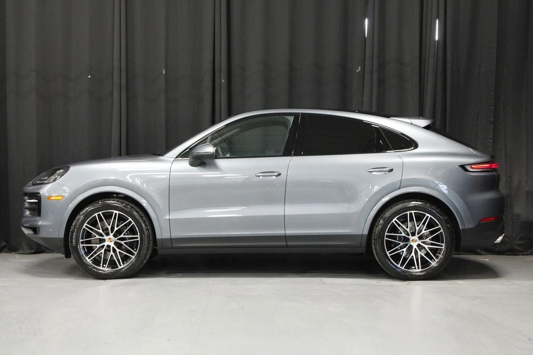 2026 Porsche 9Y0/9Y3 Cayenne Coupe - Image 2 of 31