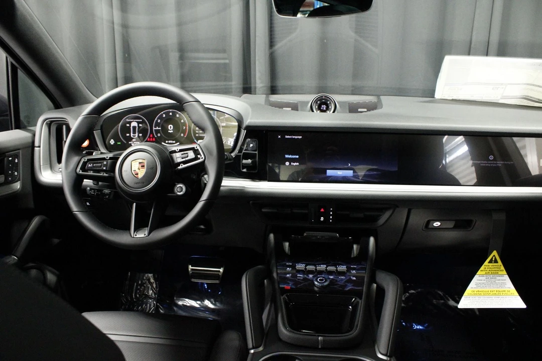 2026 Porsche 9Y0/9Y3 Cayenne Coupe - Image 4 of 31