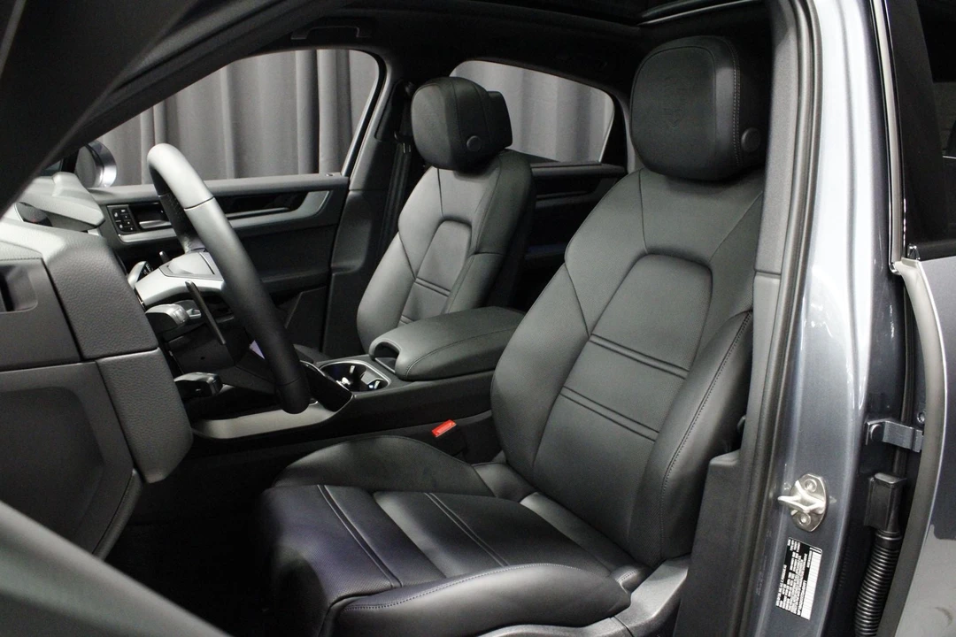 2026 Porsche 9Y0/9Y3 Cayenne Coupe - Image 5 of 31