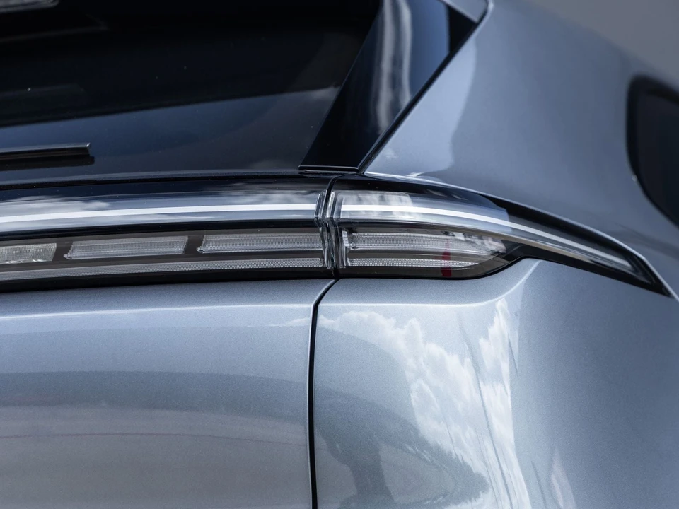 2026 Porsche 9Y0/9Y3 Cayenne - Image 16 of 31