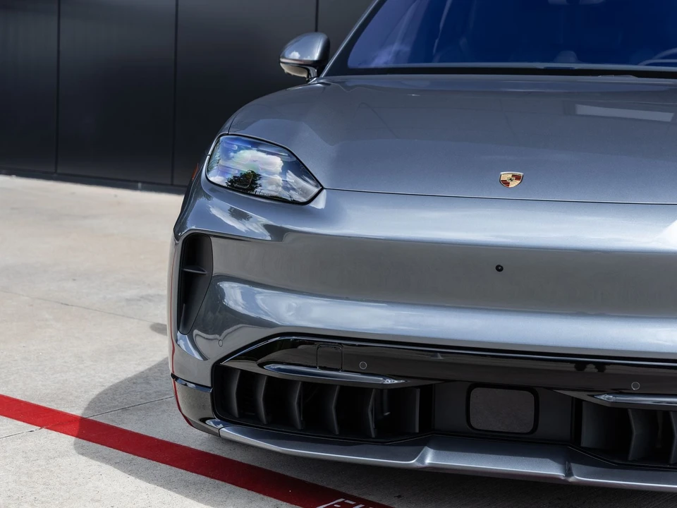 2026 Porsche 9Y0/9Y3 Cayenne - Image 20 of 31