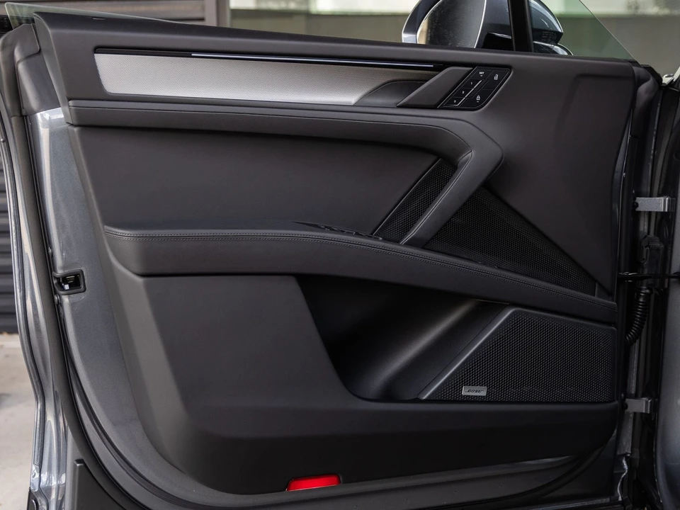 2026 Porsche 9Y0/9Y3 Cayenne - Image 24 of 31