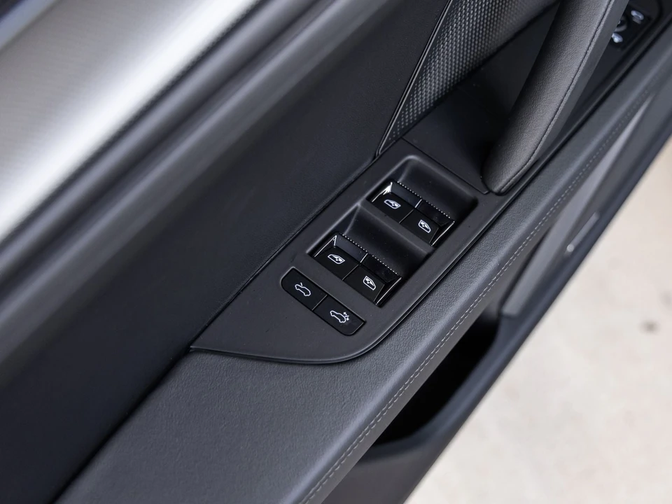 2026 Porsche 9Y0/9Y3 Cayenne - Image 26 of 31