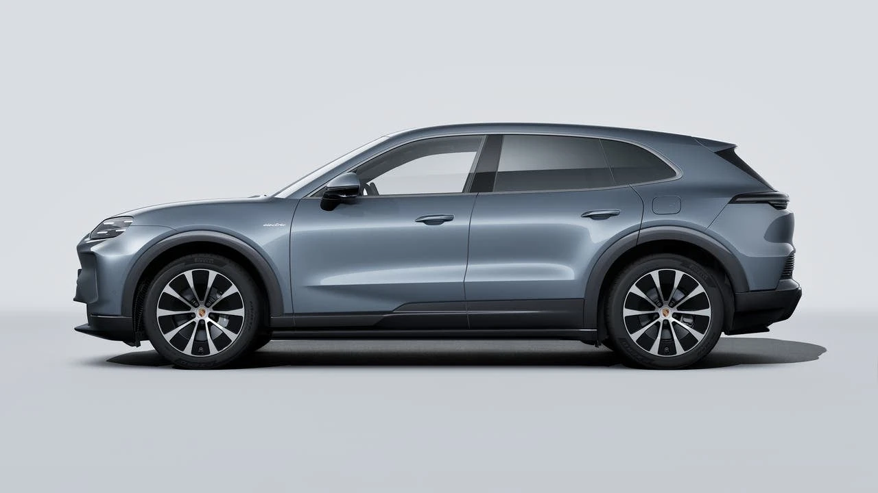 2026 Porsche 9Y0/9Y3 Cayenne - Image 2 of 14
