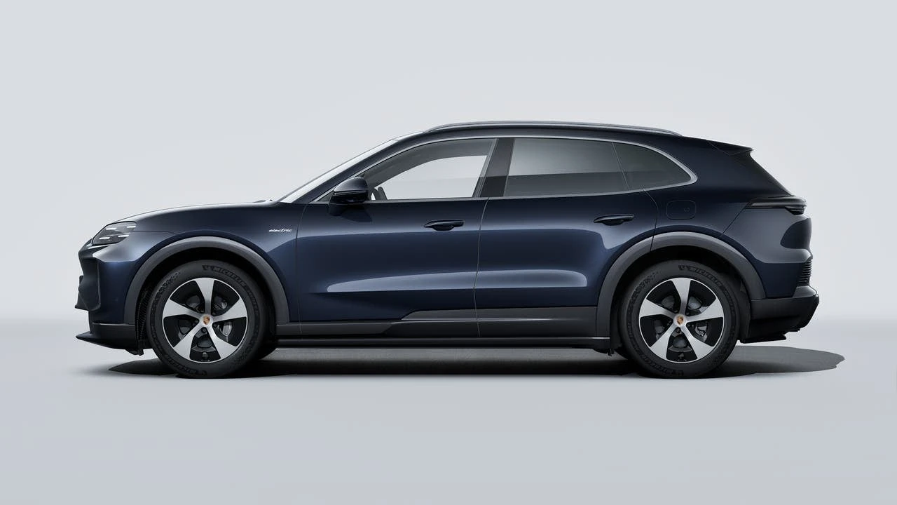 2026 Porsche 9Y0/9Y3 Cayenne - Image 2 of 14