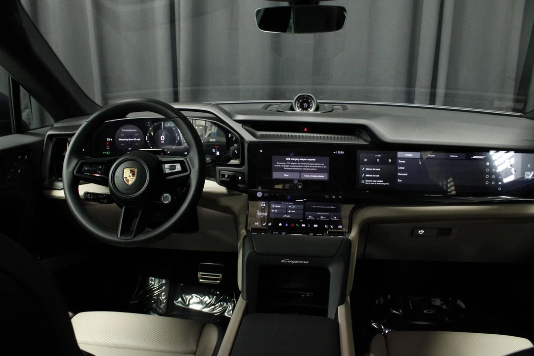 2026 Porsche 9Y0/9Y3 Cayenne - Image 10 of 31