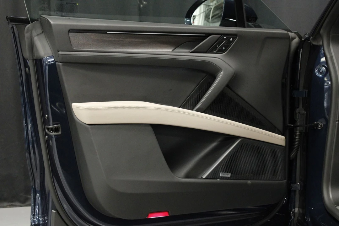 2026 Porsche 9Y0/9Y3 Cayenne - Image 14 of 31