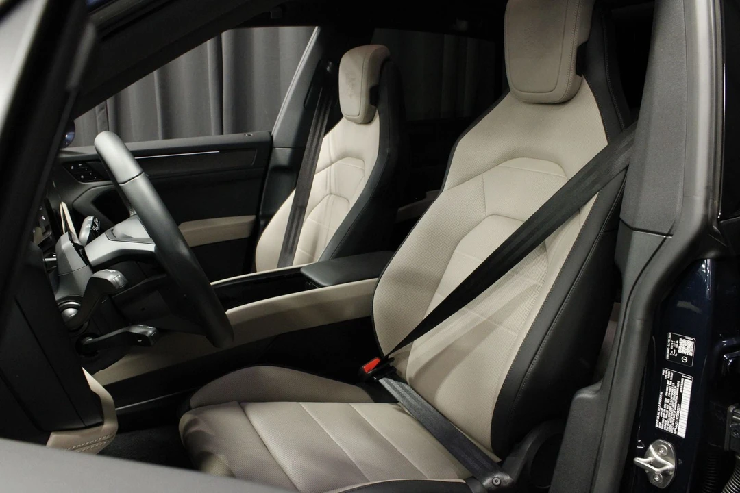 2026 Porsche 9Y0/9Y3 Cayenne - Image 18 of 31