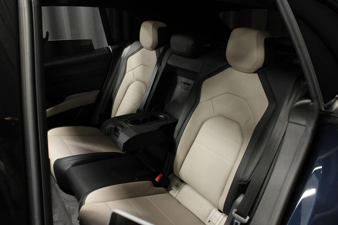 2026 Porsche 9Y0/9Y3 Cayenne - Image 20 of 31