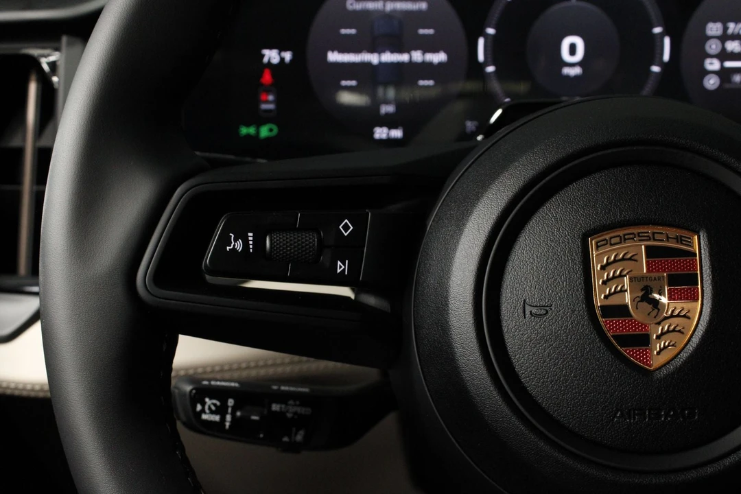 2026 Porsche 9Y0/9Y3 Cayenne - Image 30 of 31