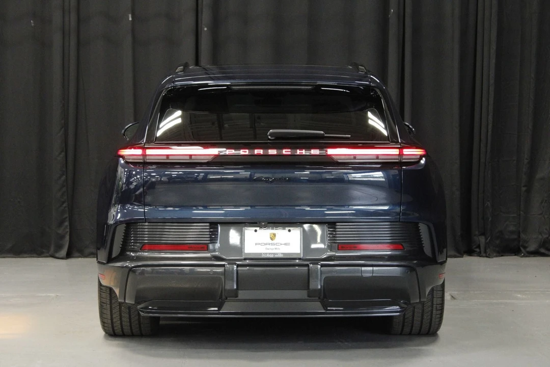 2026 Porsche 9Y0/9Y3 Cayenne - Image 4 of 31