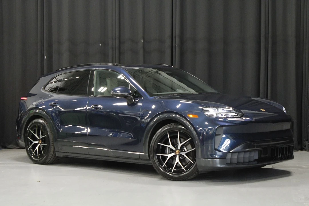 2026 Porsche 9Y0/9Y3 Cayenne - Image 7 of 31