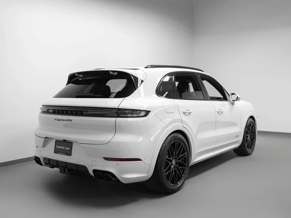 2026 Porsche 9Y0/9Y3 Cayenne GTS - Image 12 of 14