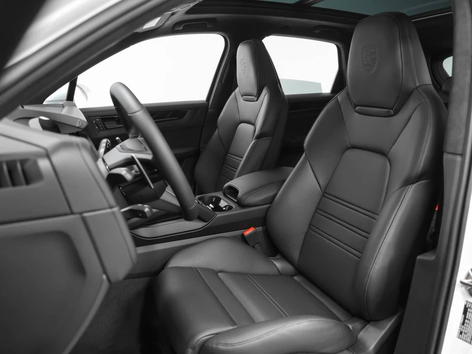 2026 Porsche 9Y0/9Y3 Cayenne GTS - Image 5 of 14