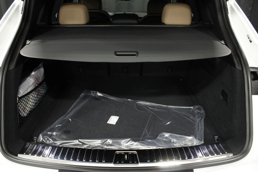 2026 Porsche 9Y0/9Y3 Cayenne - Image 17 of 31