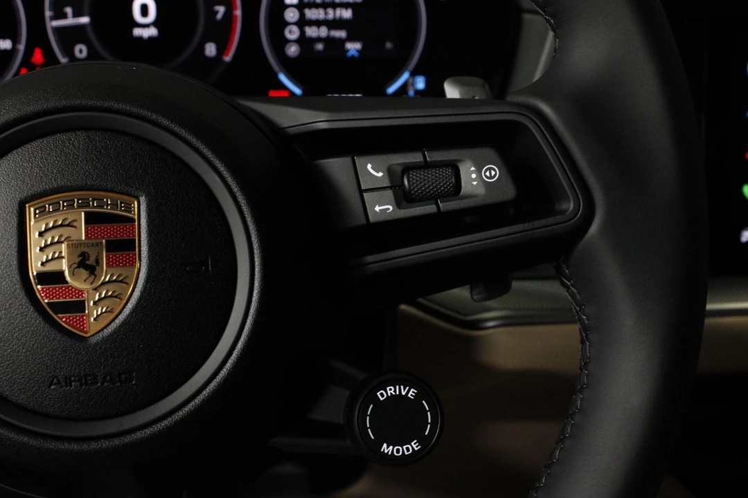 2026 Porsche 9Y0/9Y3 Cayenne - Image 26 of 31