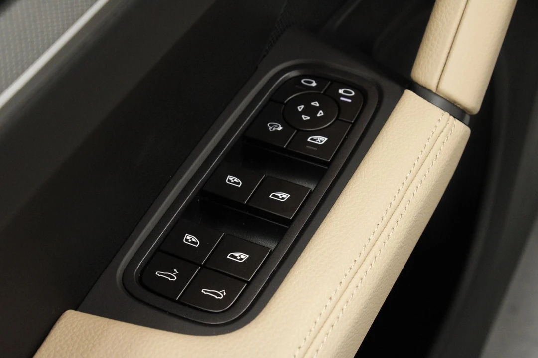 2026 Porsche 9Y0/9Y3 Cayenne - Image 28 of 31