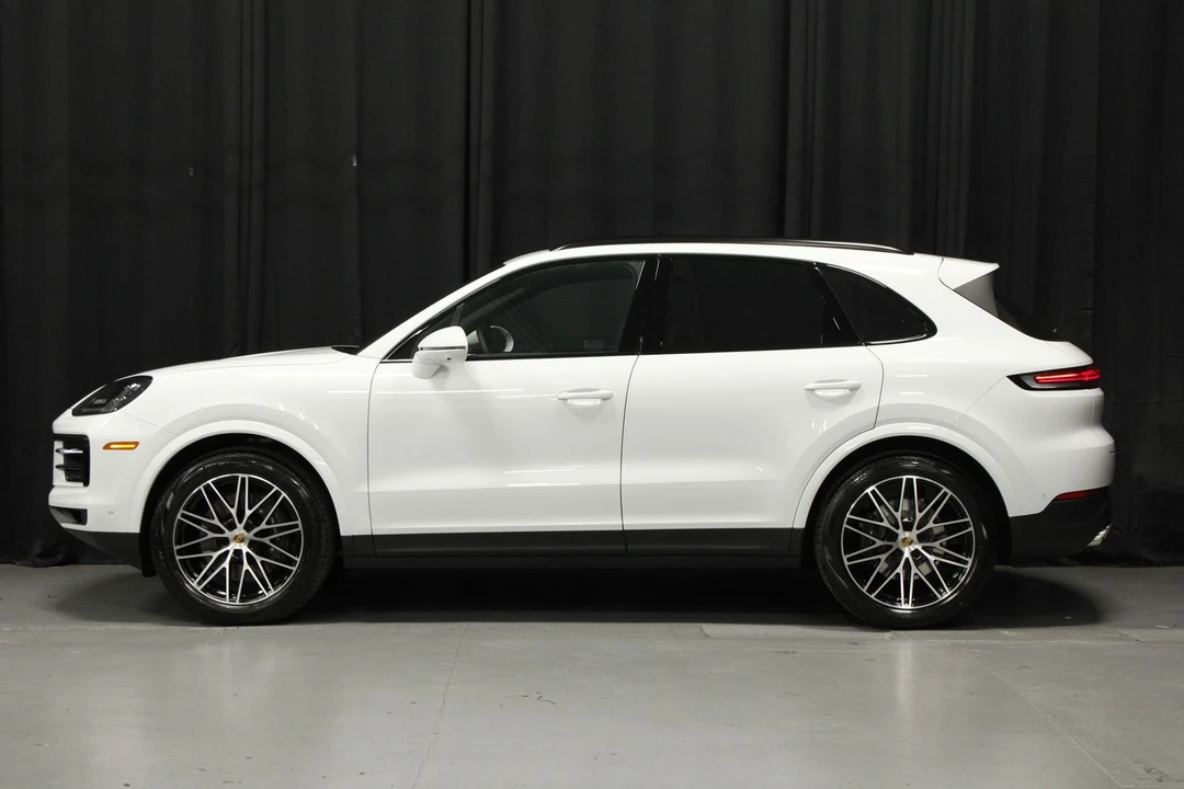 2026 Porsche 9Y0/9Y3 Cayenne - Image 2 of 31