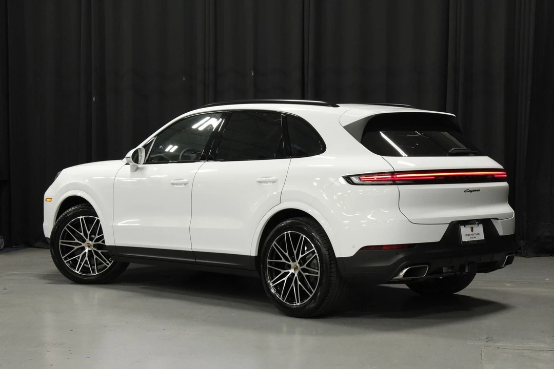 2026 Porsche 9Y0/9Y3 Cayenne - Image 3 of 31