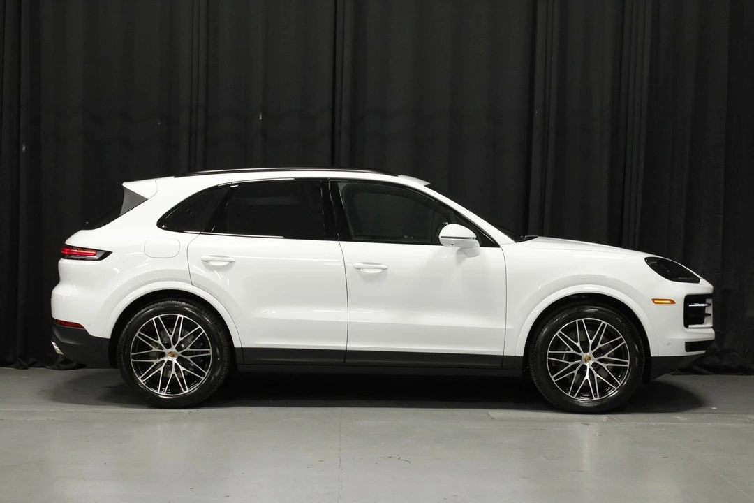 2026 Porsche 9Y0/9Y3 Cayenne - Image 6 of 31