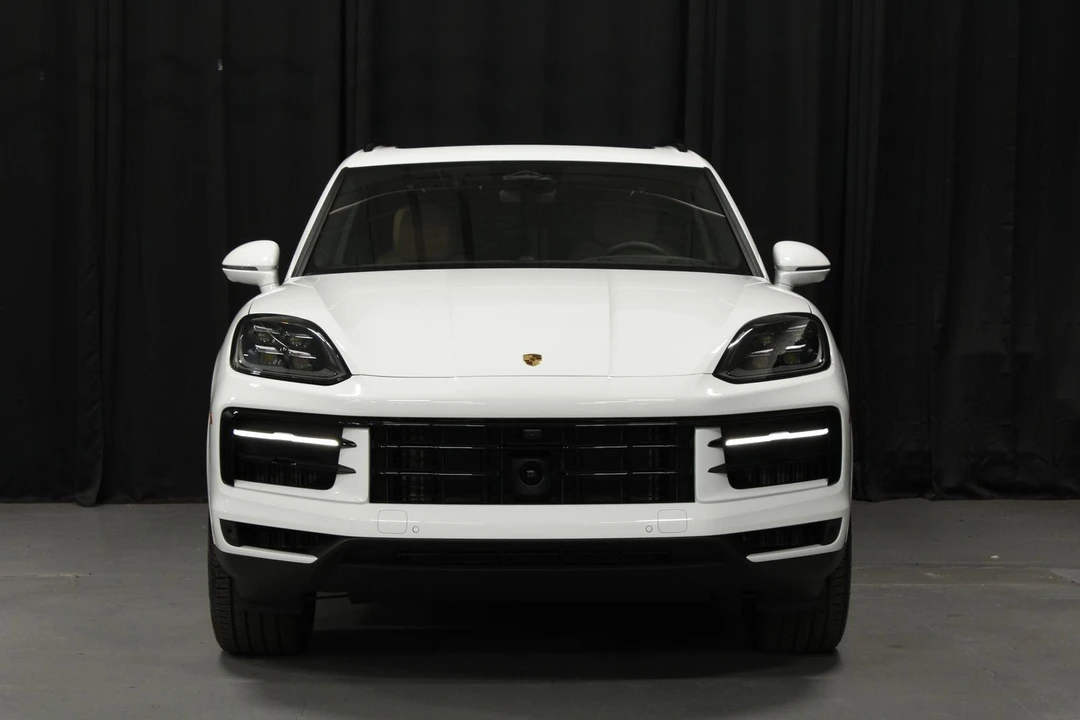 2026 Porsche 9Y0/9Y3 Cayenne - Image 8 of 31