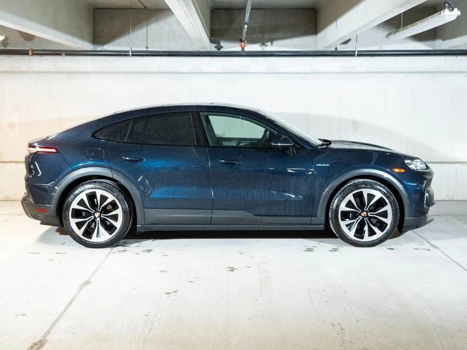 2026 Porsche 9Y0/9Y3 Cayenne Coupe - Image 8 of 27