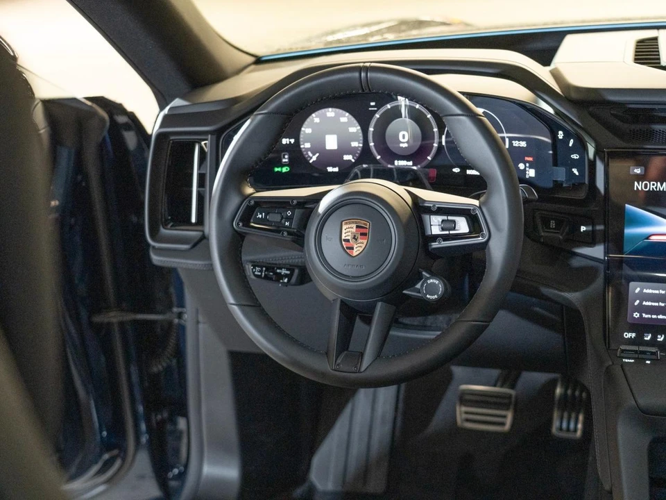 2026 Porsche 9Y0/9Y3 Cayenne Coupe - Image 25 of 27