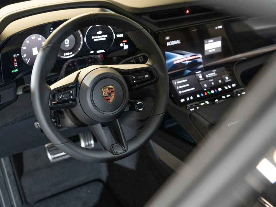 2026 Porsche 9Y0/9Y3 Cayenne Coupe - Image 15 of 27
