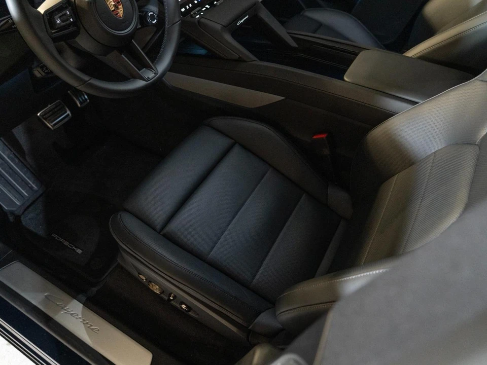 2026 Porsche 9Y0/9Y3 Cayenne Coupe - Image 14 of 27