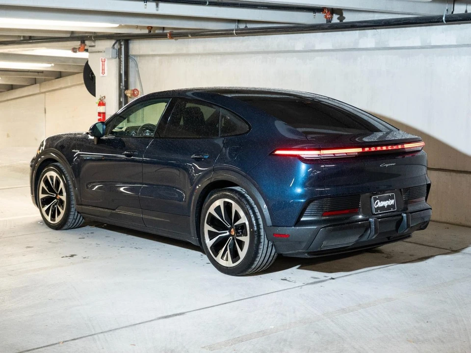 2026 Porsche 9Y0/9Y3 Cayenne Coupe - Image 3 of 27