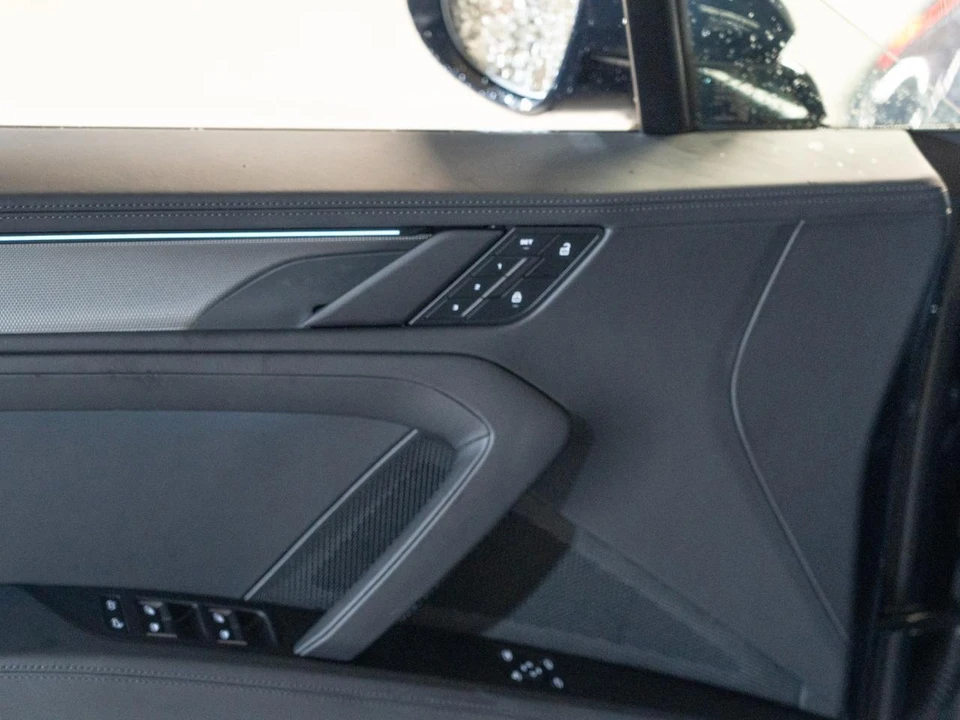 2026 Porsche 9Y0/9Y3 Cayenne Coupe - Image 17 of 27