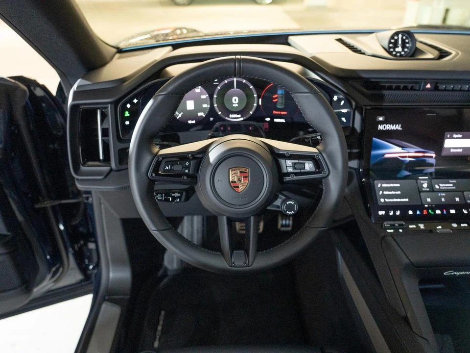 2026 Porsche 9Y0/9Y3 Cayenne Coupe - Image 26 of 27