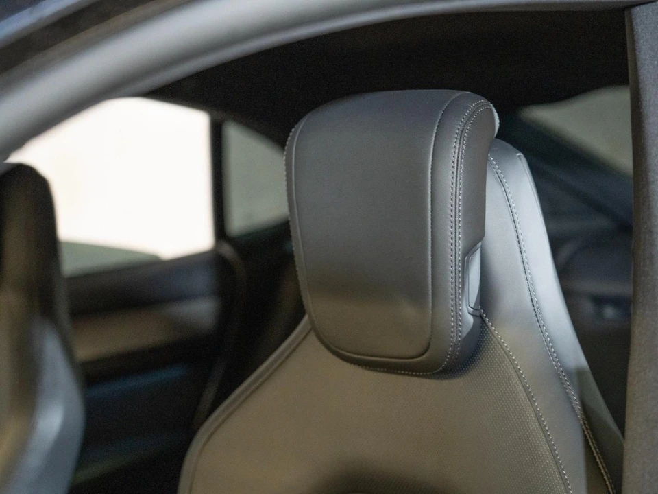 2026 Porsche 9Y0/9Y3 Cayenne Coupe - Image 13 of 27