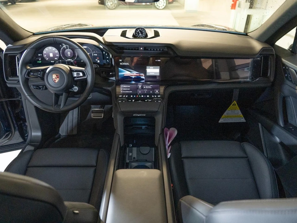 2026 Porsche 9Y0/9Y3 Cayenne Coupe - Image 24 of 27